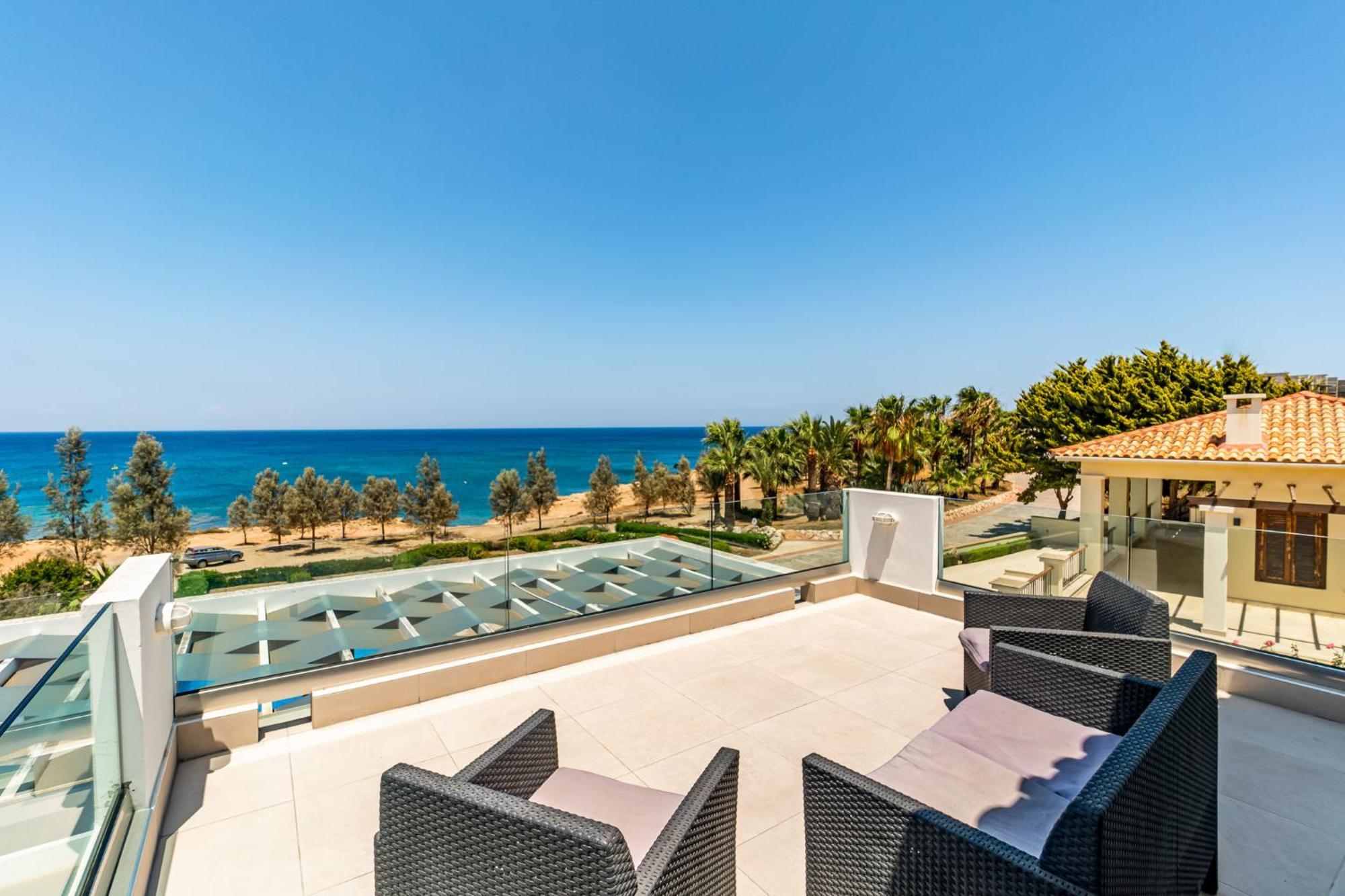 Beach Front Aqua Marina By Ezoria Villas パラリムニ エクステリア 写真
